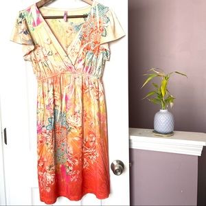 🌟3/$15🌟 Kiara flutter sleeve printed wrap dress